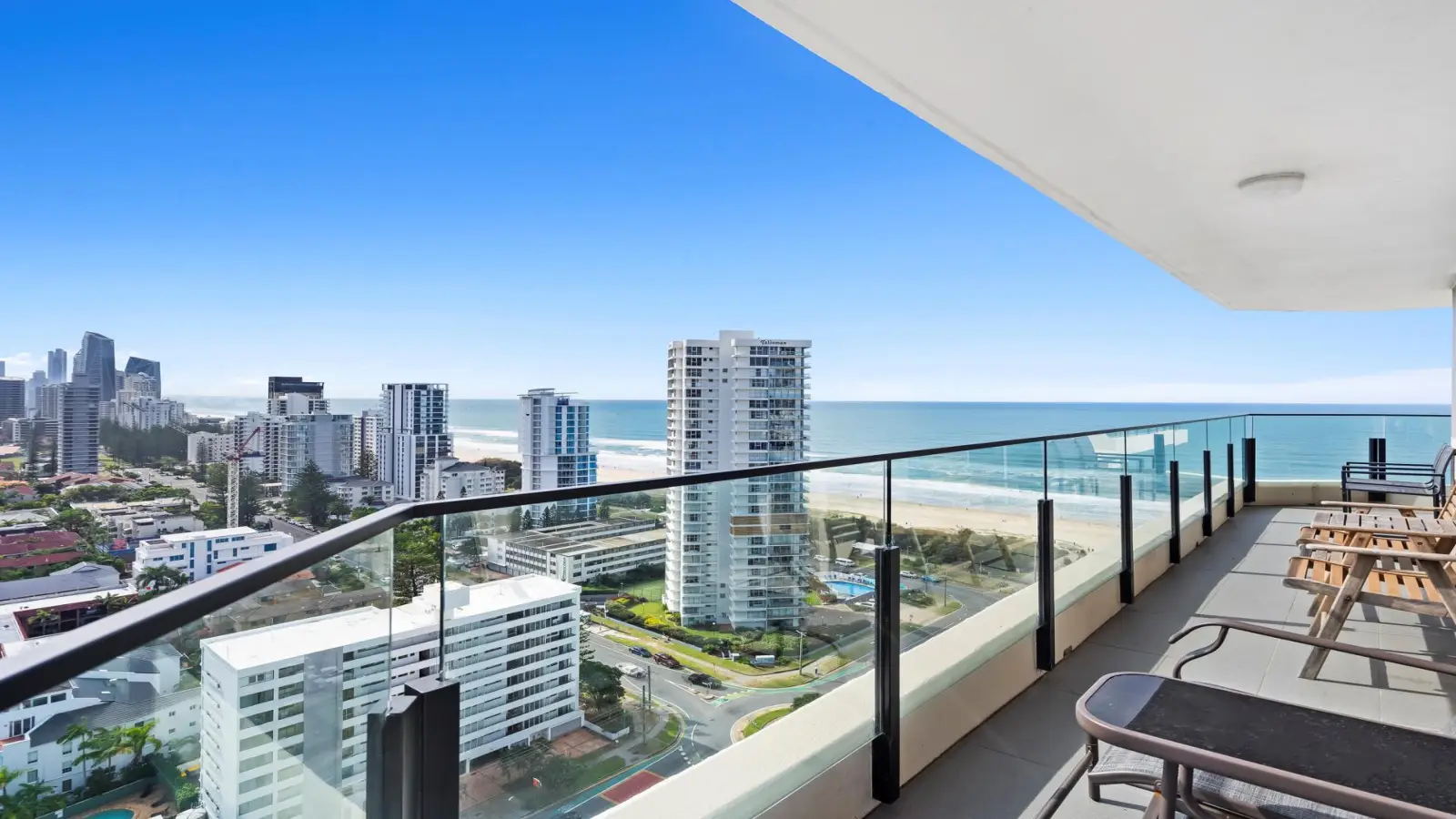 Three Bedroom Family Ocean View Apartment